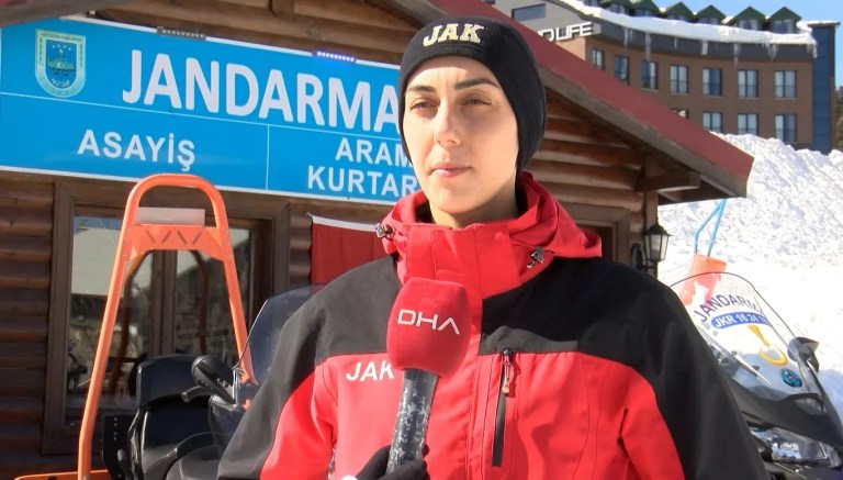 Uludağ'da Tatilcilerin Güvenliği Kadın Astsubaya Emanet