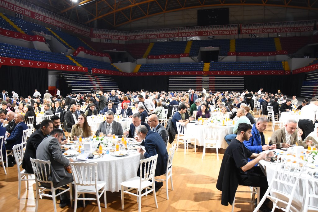 AK Parti'den İzmir'de Birlik Mesajı
