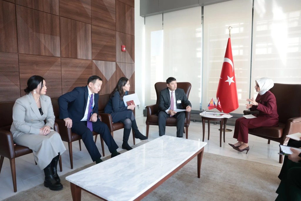 Bakan Göktaş ABD'de Moğolistanlı Mevkidaşıyla Buluştu