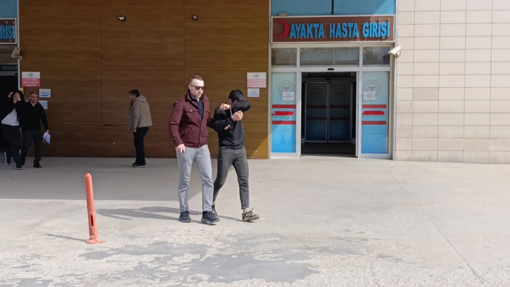 Cezaevi Firarisi Dolandırıcı İnegöl'de Yakalandı