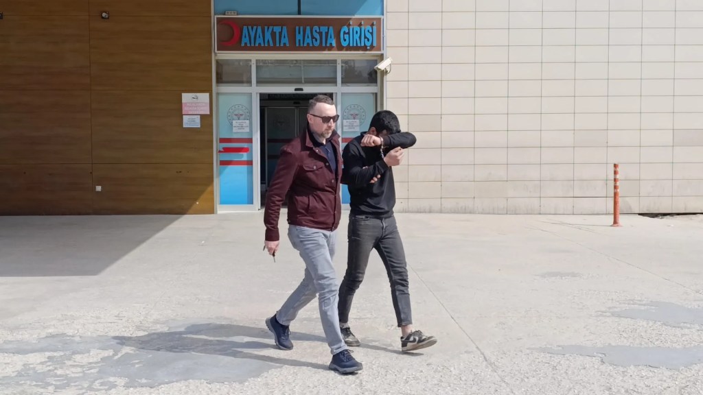 Cezaevi Firarisi Dolandırıcı İnegöl'de Yakalandı