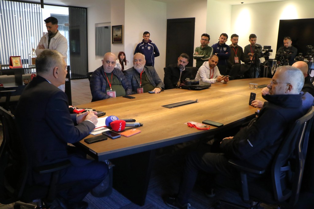 Samsunspor'un Fenerbahçe Maçındaki Hakem Tepkisi