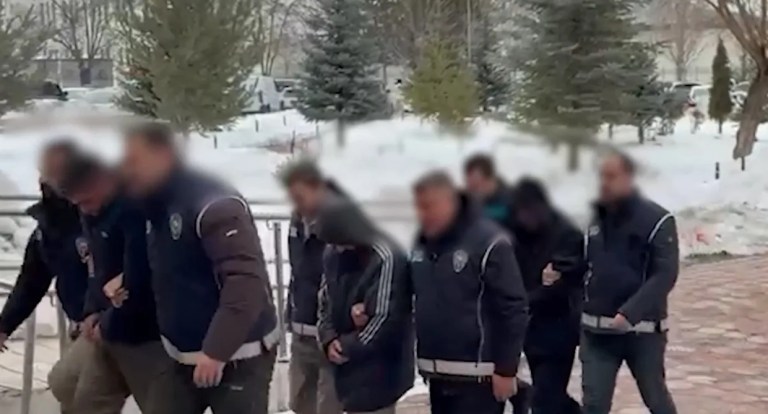 Sivas'ta Düzensiz Göçmen Operasyonları Sürüyor