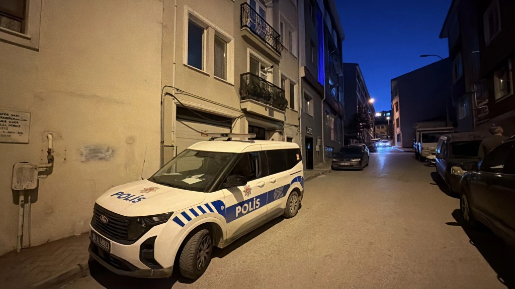 Emekli Müdür Evinde Şüpheli Şekilde Ölü Bulundu