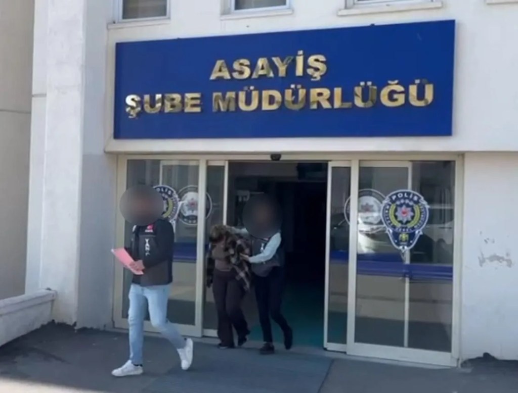 Ankara'da Sahte Unvanlarla Dolandırıcılık Yapan Kadın Tutuklandı