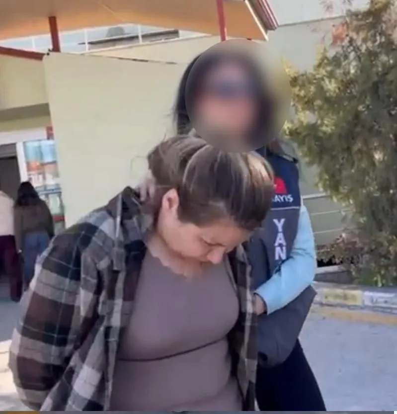 Ankara'da Sahte Unvanlarla Dolandırıcılık Yapan Kadın Tutuklandı