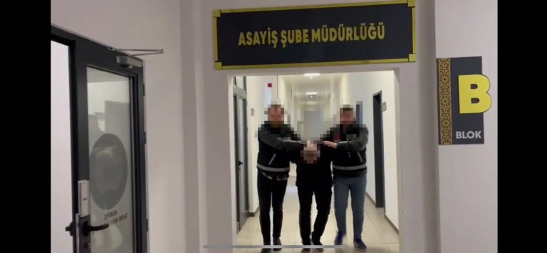 Kocaeli'de Cinayet Şüphelisinin Evinde Silahlar Bulundu