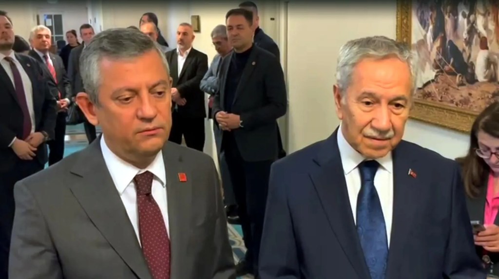 Özgür Özel ve Bülent Arınç'tan Anlamlı Ziyaret