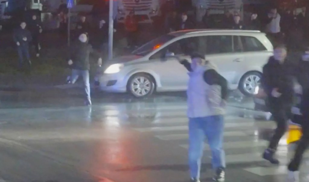 Trabzonspor Otobüsüne Saldırı: Üç Polis Açığa Alındı