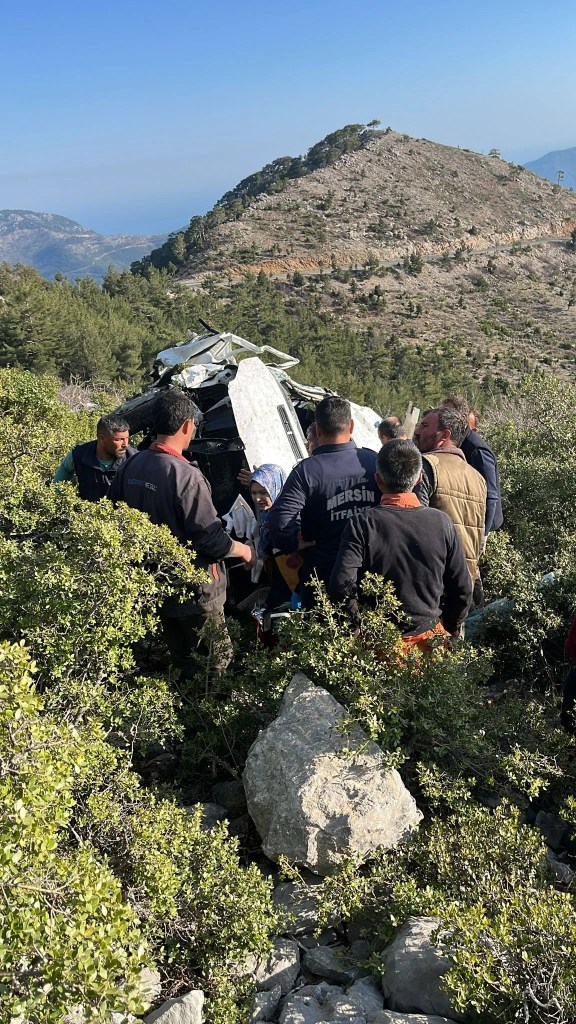 Mersin'de İşçi Servisi Kazası: 3 Ölü, 11 Yaralı