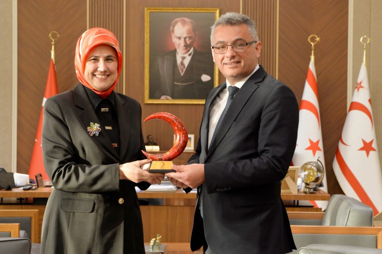 KKTC Cumhurbaşkanı Erhürman Kızılay Heyetini Ağırladı