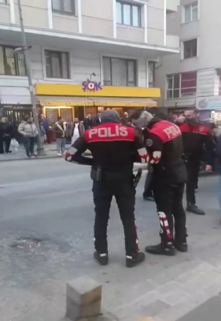 Şişli'de Dönerciye Silahlı Saldırı: Pide Kuyruğunda Kadın Yaralandı