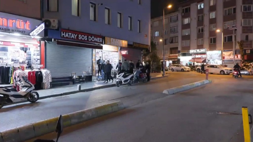 Şişli'de Dönerciye Silahlı Saldırı: Pide Kuyruğunda Kadın Yaralandı