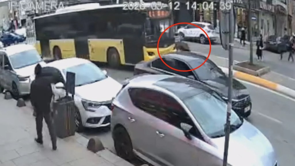 Sultanbeyli'de İETT Otobüsü Yaya Çarptı: Ağır Yaralı