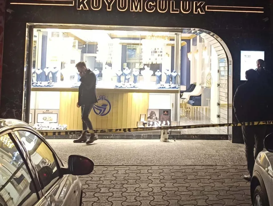 Konya'da Kuyumcu Soygununda İmitasyon Bilezikler Çalındı