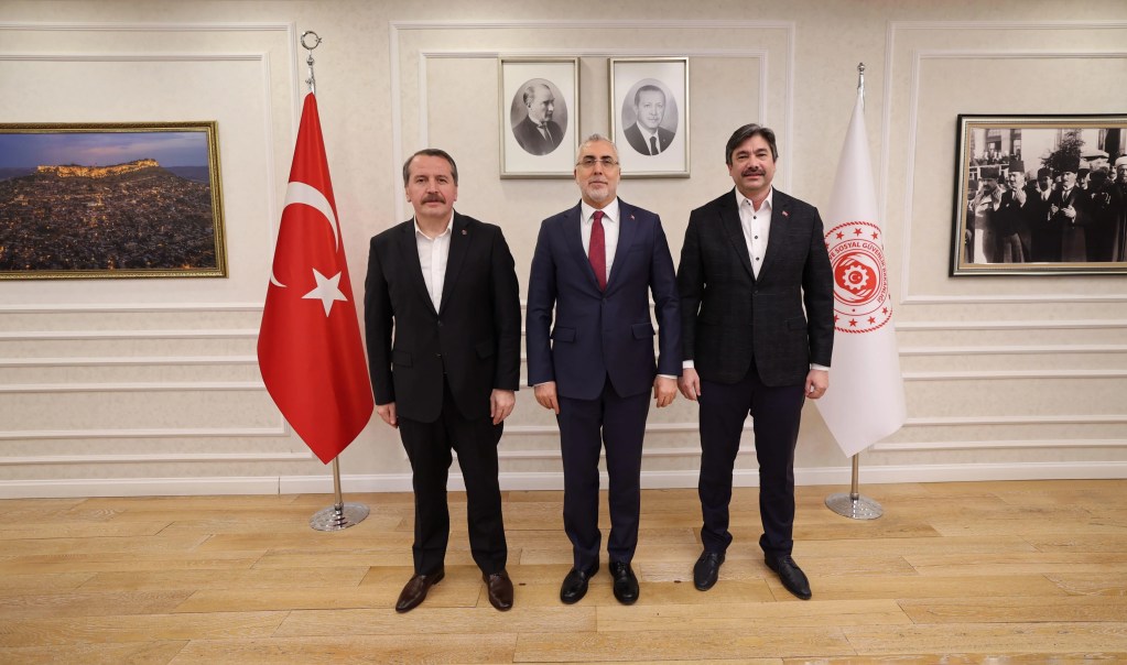 Bakan Işıkhan Memur-Sen İle Görüştü