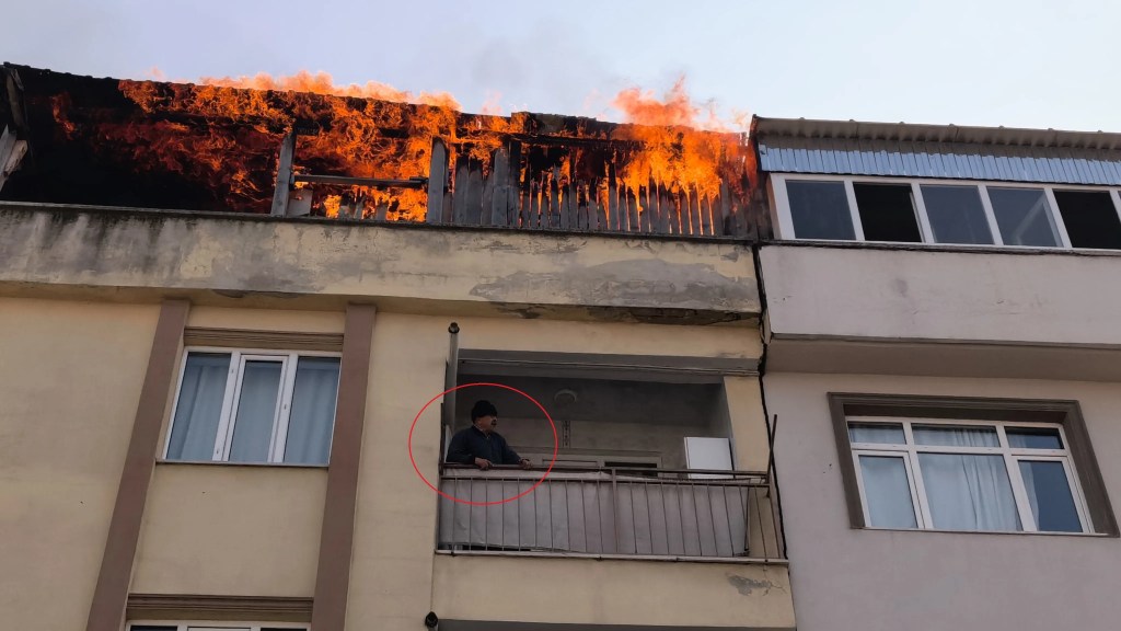 Bursa İnegöl'de Teras Kat Yangını Korkuttu