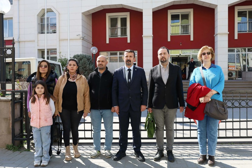 Manisa'da Öğretmen Atatürk'e Hakaretten Gözaltında