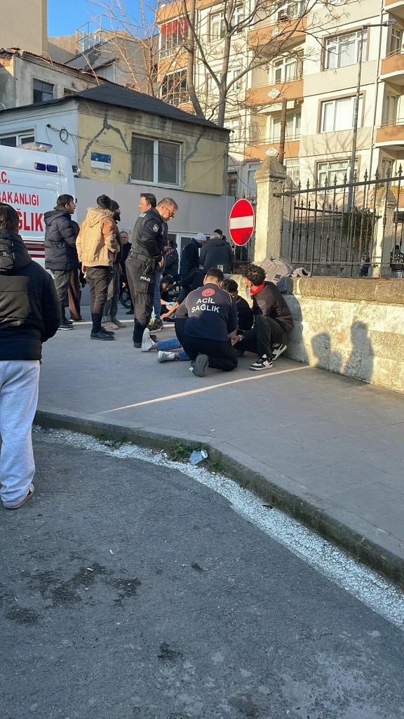Çanakkale'de Bıçaklı Kavga: Üç Yaralı