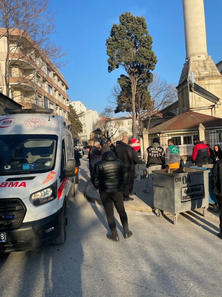 Çanakkale'de Bıçaklı Kavga: Üç Yaralı