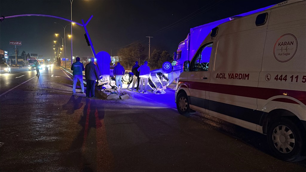 Kütahya'da Trafik Kazasında Sürücü Yaralandı