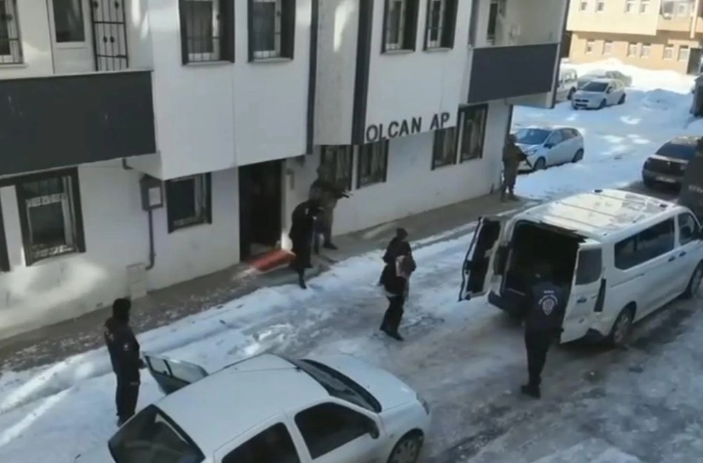 Ağrı Merkezli Operasyonda 65 Kişi Tutuklandı