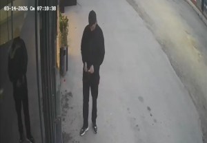 Bursa'da Pizza Zinciri Kundaklama Olayı Kamerada