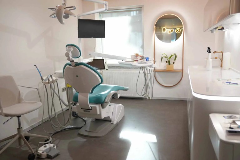Antalya'da Diş Tatili: Dr. Cinik'in Yeni Konsepti