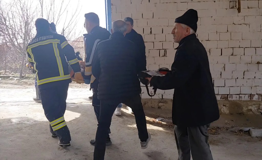 Çorum'da Depoda Duvar Çöktü: İki Kardeş Yaralandı