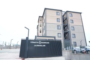 Adıyaman'da İş Bankası Lojmanları Çalışanlara Teslim Edildi