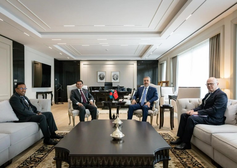 Bakan Fidan ve Bangladeşli Mevkidaşı Ankara'da Buluştu