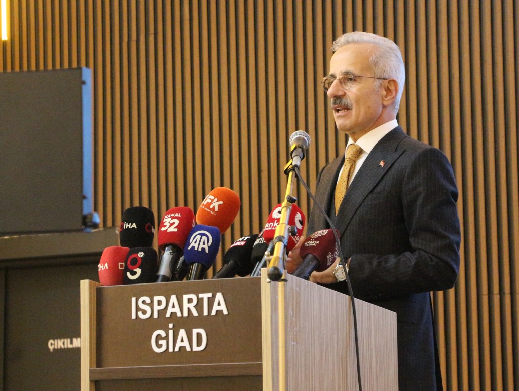 Bakan Uraloğlu: Türkiye'nin Yardım Eli Dünyaya Uzanıyor