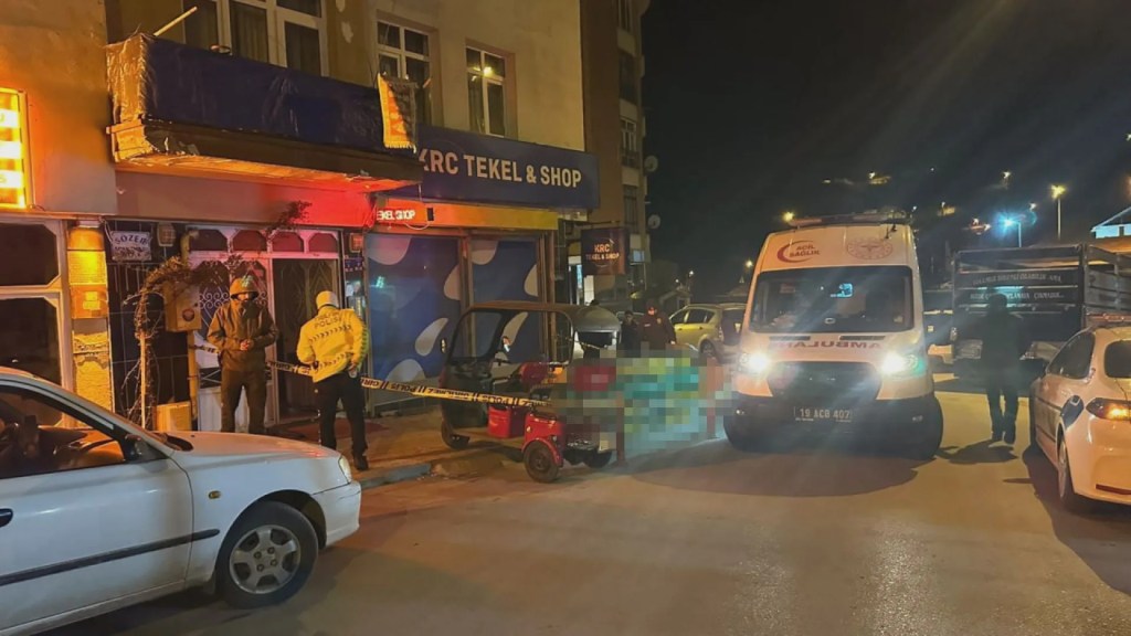 Çorum'da Alzheimer Hastası Üçüncü Kattan Düşerek Öldü