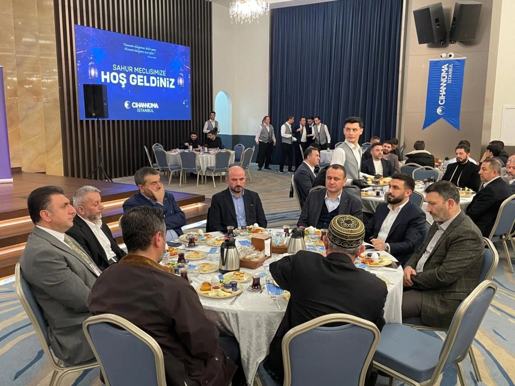 Bakan Tekin, İstanbul'da Sahur Meclisi'ne Katıldı