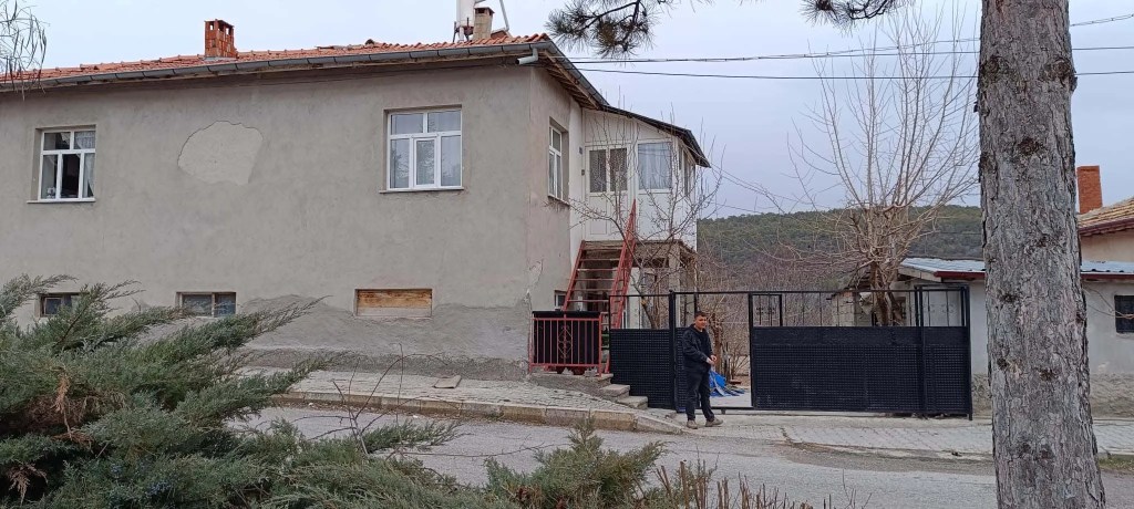 Konya'da yangında dumandan etkilenen kadın hayatını kaybetti