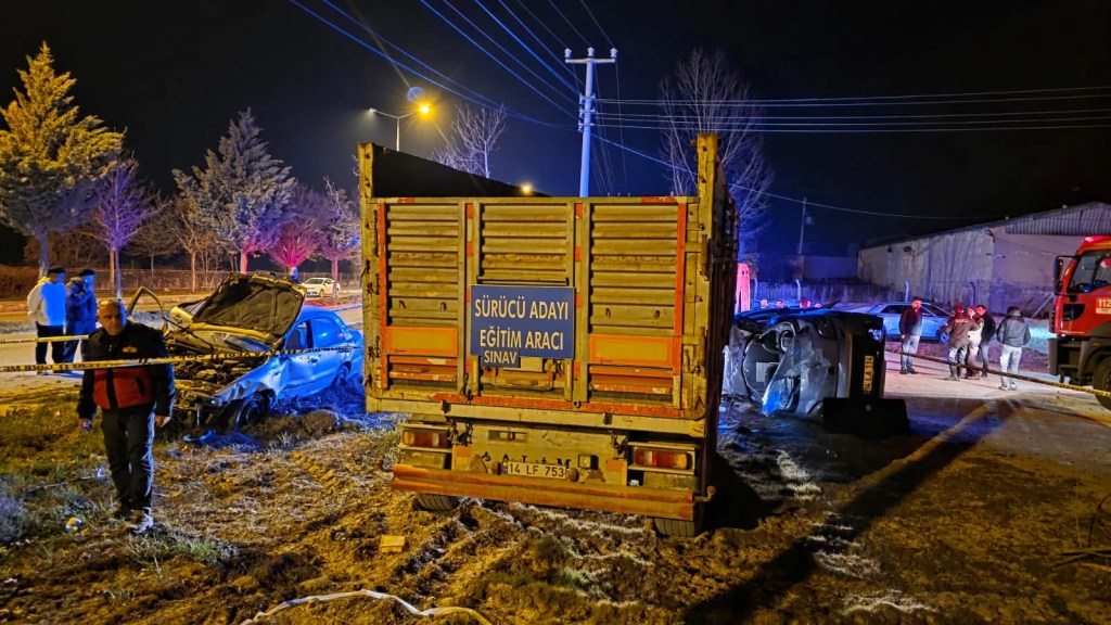 Mudurnu'da Trafik Kazası: 5 Kişi Yaralandı