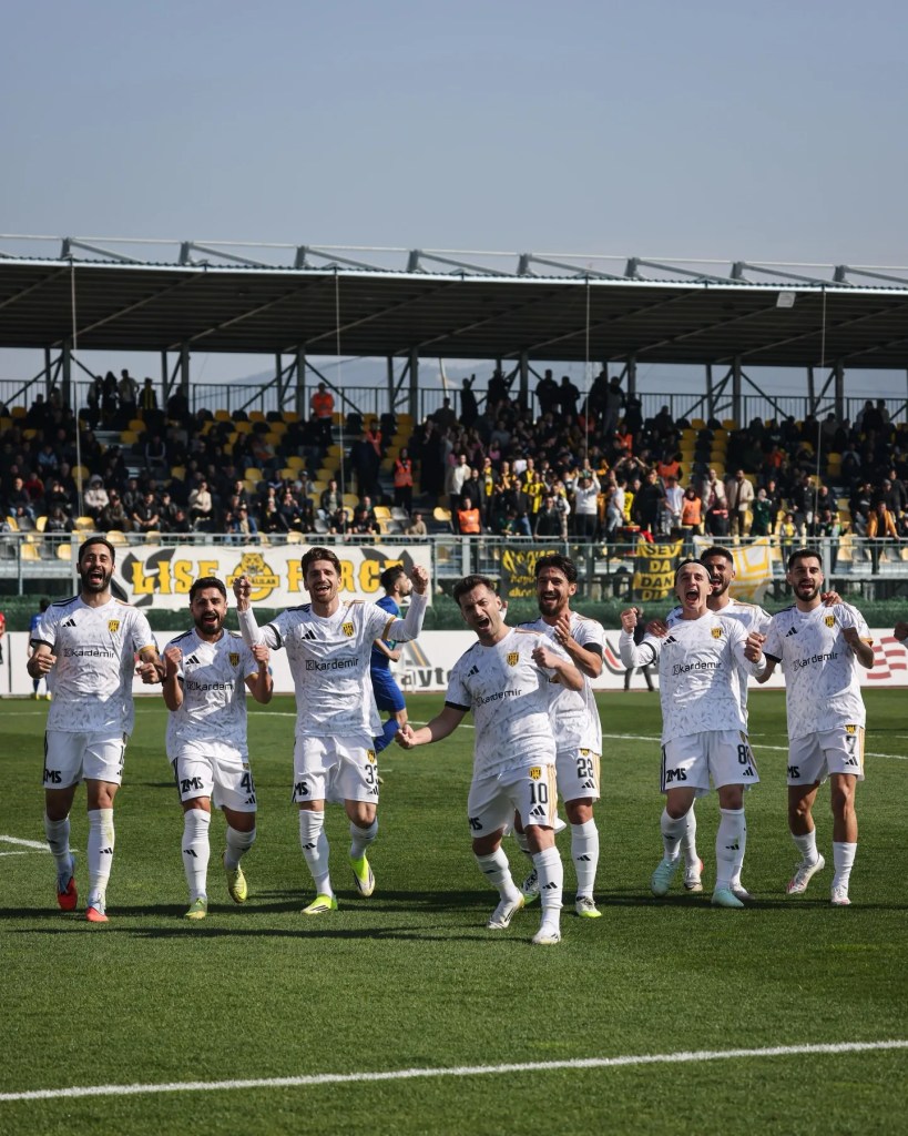 Aliağa FK Şampiyonluk Yarışında İkinci Sırada