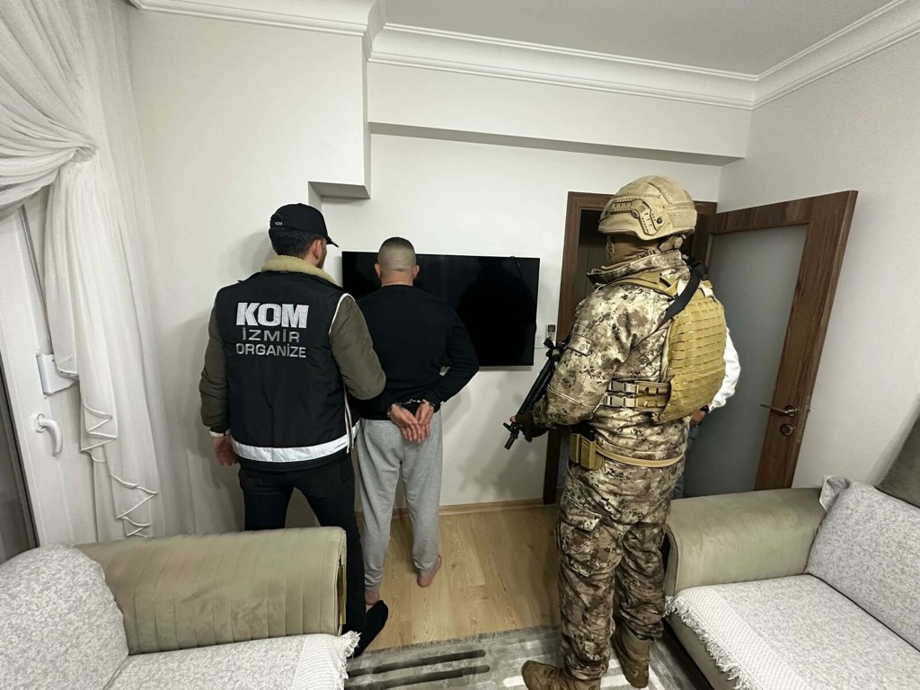 İzmir'de Genç Osman Çetesi'ne Büyük Operasyon