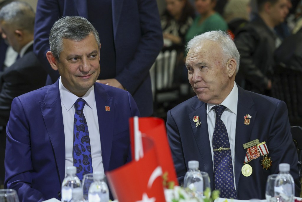 Özgür Özel: İlk Ayda 18 Kanunu Meclisten Geçireceğiz