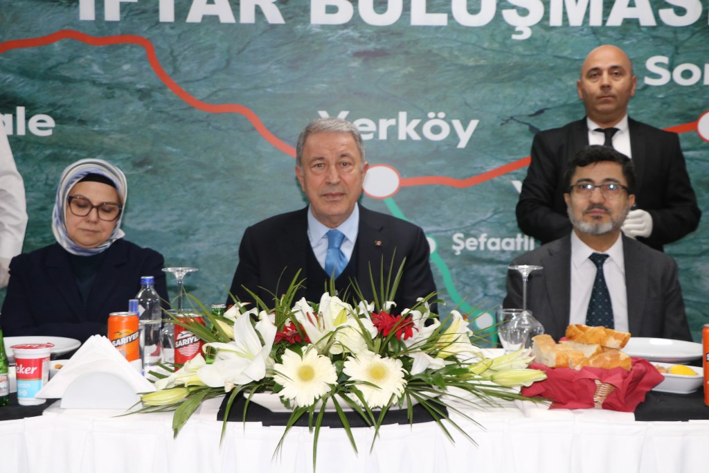 Hulusi Akar: 86 Milyon Tek Yürek Olduğu Sürece Engelleri Aşarız
