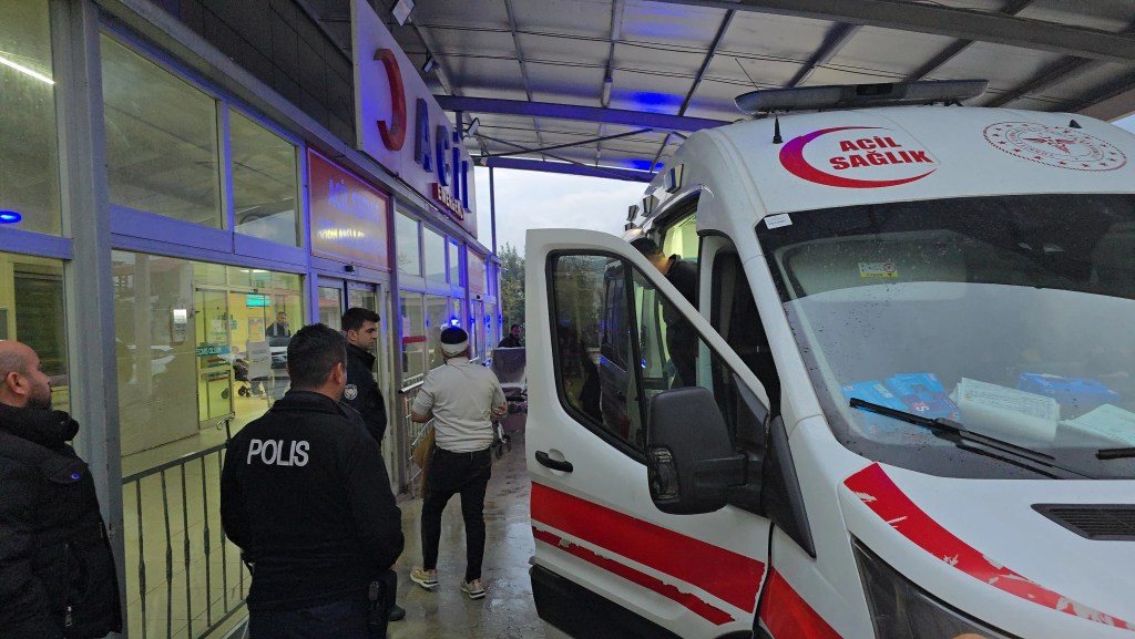 Kozan'da Mobilya Atölyesinde Silahlı Kavga