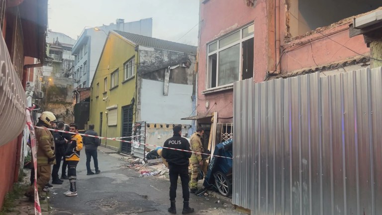 Beyoğlu'nda Yangın: Bir Yaşındaki Bebek Hayatını Kaybetti