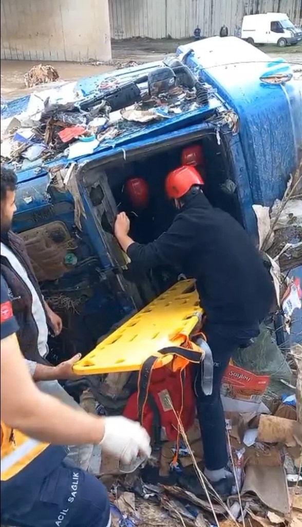 Osmaniye'de TIR Kazası: Şoför Hayatını Kaybetti