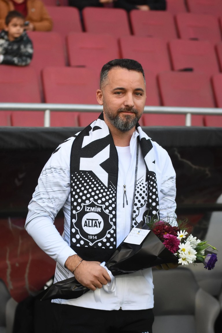 Altay Teknik Direktörü Karagöz'den Taraftara Başarı Sözü