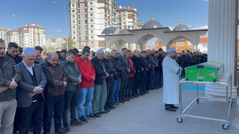 Niğde'de Kaza: Aleyna Nur Özcan Hayatını Kaybetti
