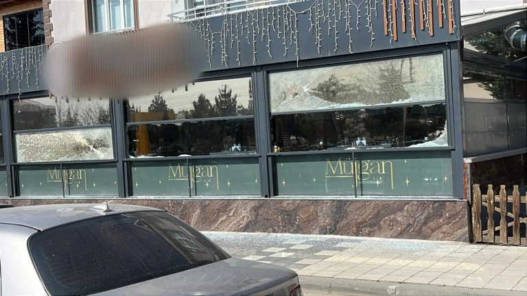 Bolu'da Kapalı Restorana Motosikletli Saldırı