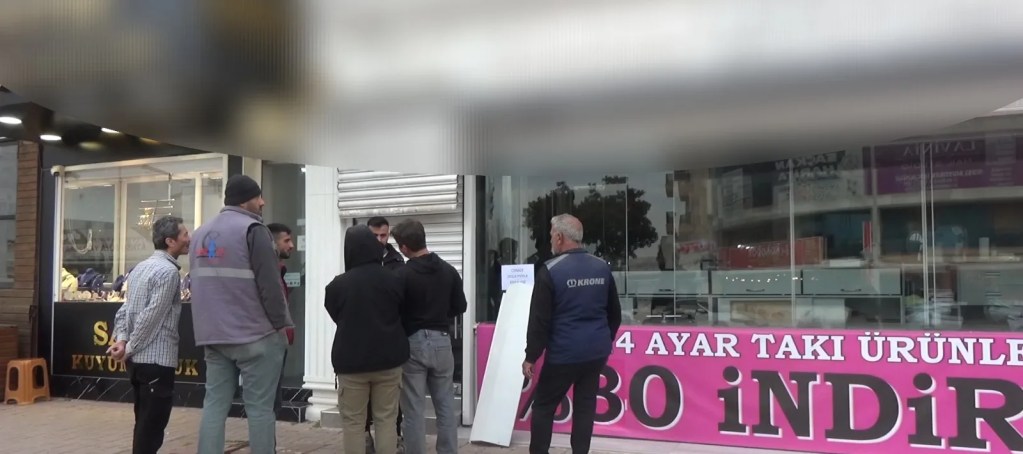 Antalya'da Kuyumcu 50 Milyon Lira ile Kayboldu