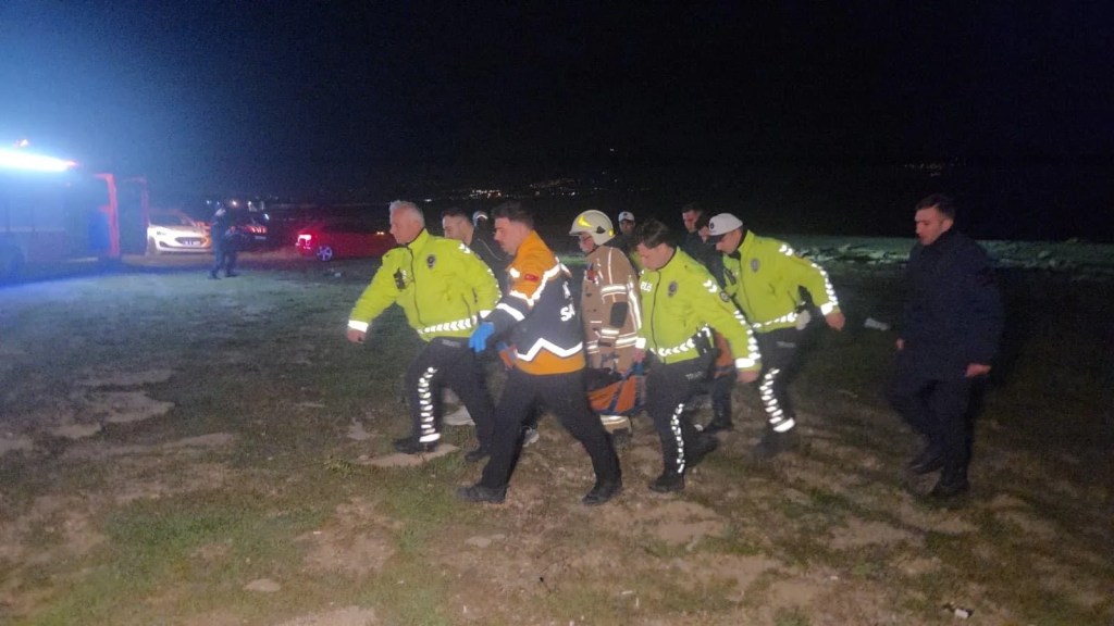 Bursa'da Otomobil İznik Gölü'ne Uçtu: 1 Yaralı