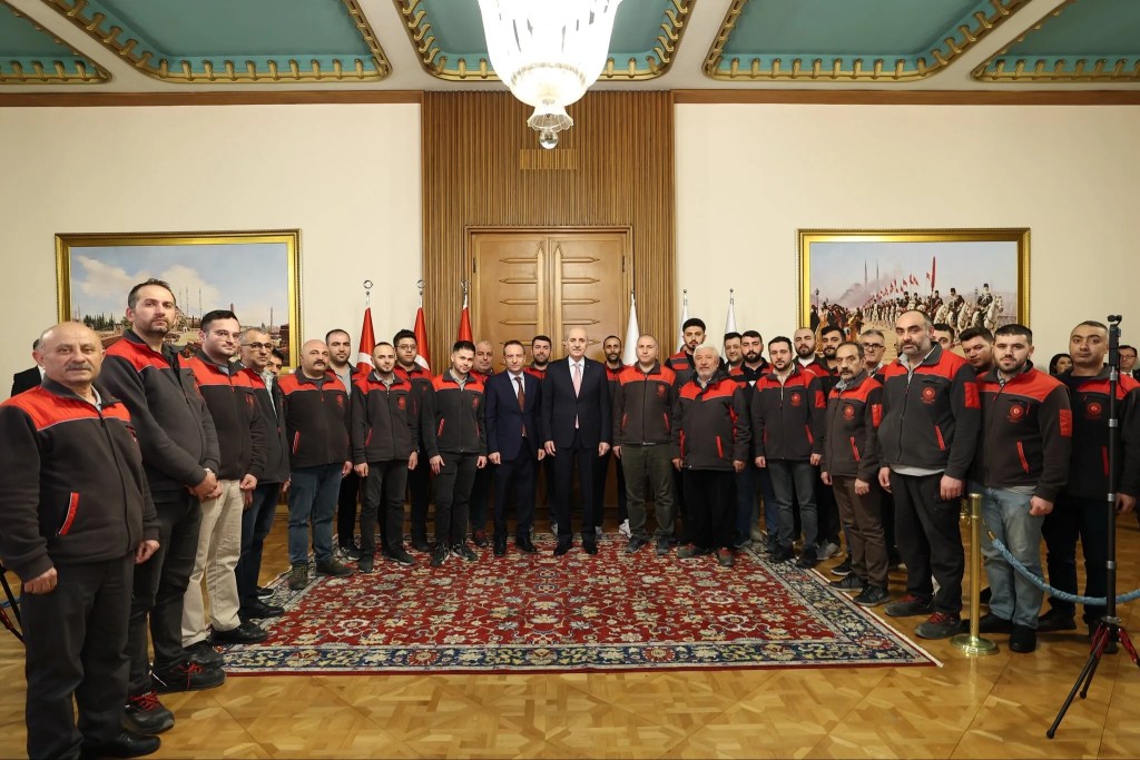 TBMM Başkanı Kurtulmuş Meclis Personeliyle Bayramlaştı