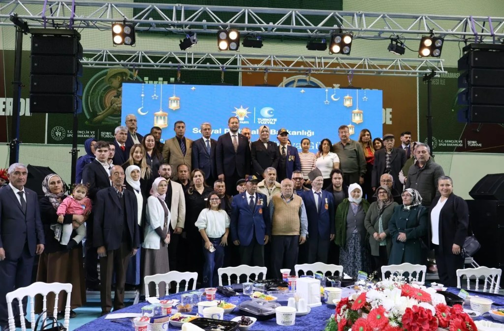 Fatma Betül Sayan Kaya'dan Çanakkale ve Gazze Mesajı